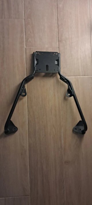 Soporte Baúl Kymco AK 550 Negro