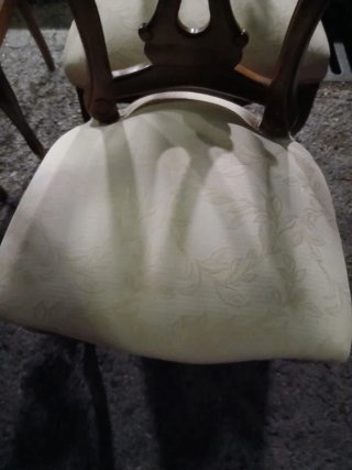 Conjunto de 4 sillas antiguas de salón