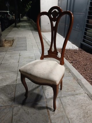 Conjunto de 4 sillas antiguas de salón