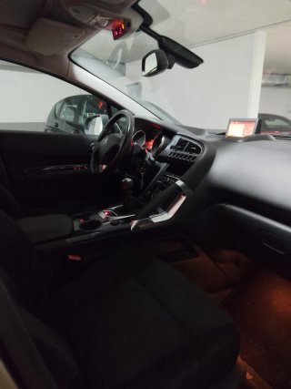 Peugeot 3008 2011