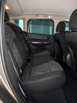 Peugeot 3008 2011