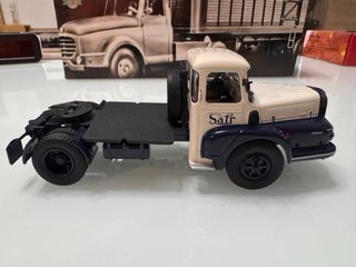 Camión Unic ZU 1200 escala 1:43