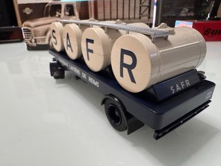Camión Unic ZU 1200 escala 1:43