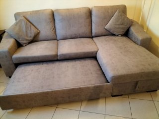 Sofá chaise longue cama con arcón.