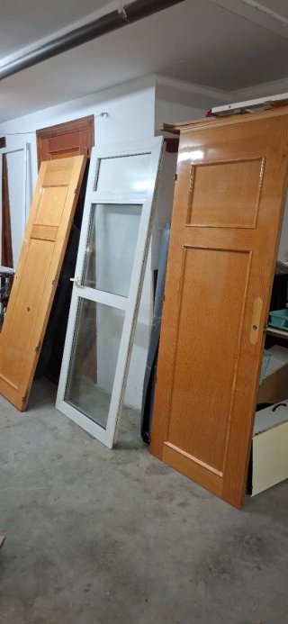 Puertas de madera y aluminio