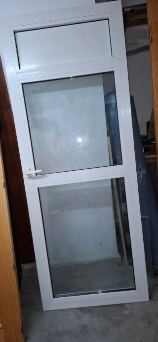Puertas de madera y aluminio