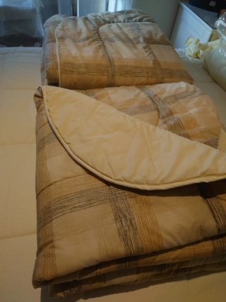 Conjunto 2 Edredones Nicoletta crema/ cuadros