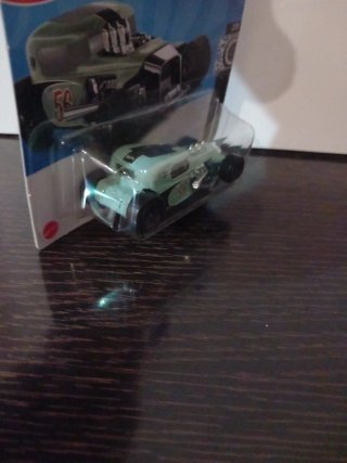 HOTWHEELS