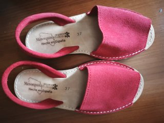 Menorquinas tela rojas talla 37