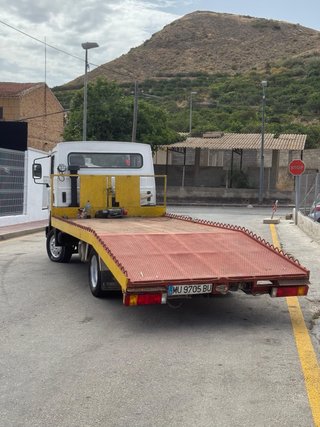 Nissan Eco T ¡GRUA PORTACOCHES!