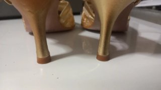 Zapato de fiesta Luchia oro seminuevo