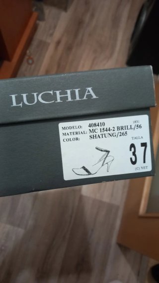 Zapato de fiesta Luchia oro seminuevo