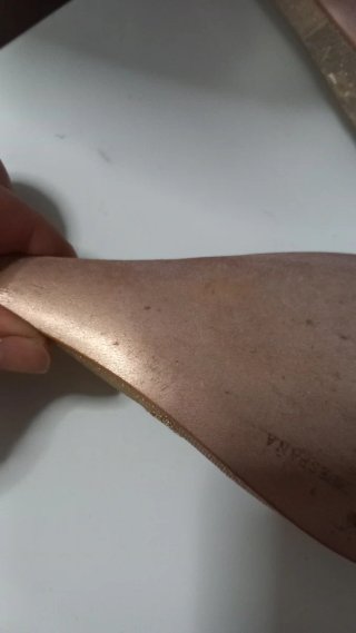 Zapato de fiesta Luchia oro seminuevo