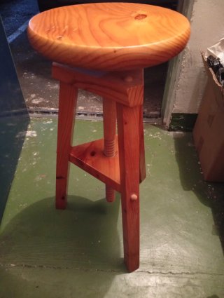 Taburete de madera