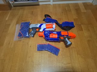Pistolas Nerf con Accesorios