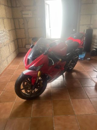 Triumph Daytona 675cc Roja - Vendo o Cambio