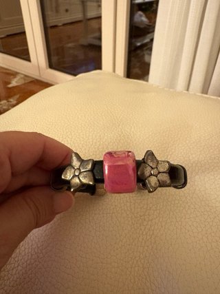 Pulsera cuero flor y piedra rosa