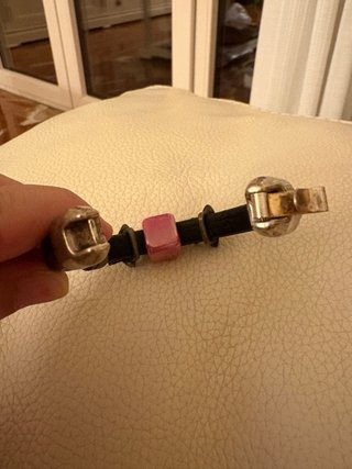 Pulsera cuero flor y piedra rosa