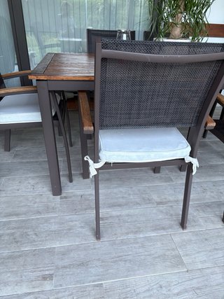 Mesa extensible y 6 sillas de terraza