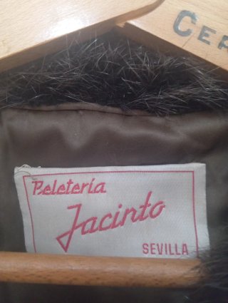 Chaquetón de piel marrón oscuro