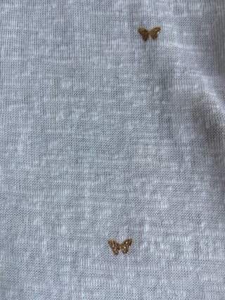 Camiseta Grace & Mila blanca mariposas doradas