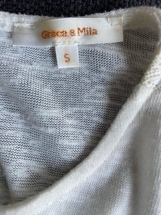 Camiseta Grace & Mila blanca mariposas doradas