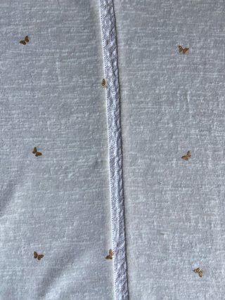 Camiseta Grace & Mila blanca mariposas doradas