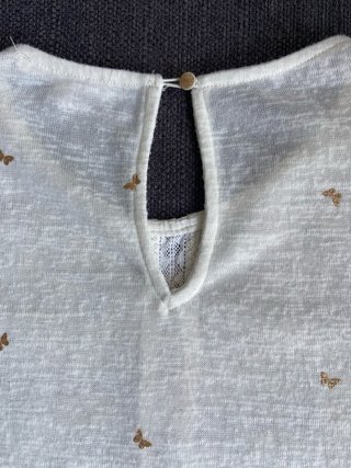 Camiseta Grace & Mila blanca mariposas doradas