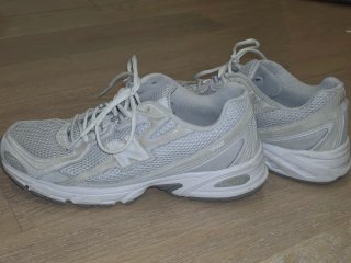 Zapatilla New Balance. 740 Gris/Blanco.  Original