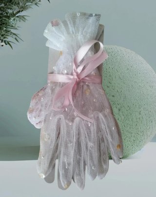 Guanti in tulle con perle e paillettes