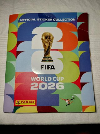 Álbum Panini Mundial 2026 con 90 pegatinas pegadas