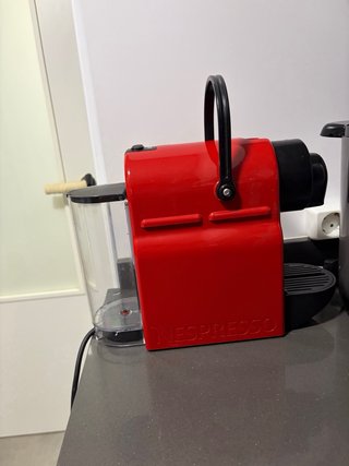 Cafetera Nespresso Krups Roja