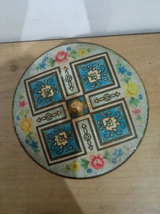 Lata antigua decorada Belga //
