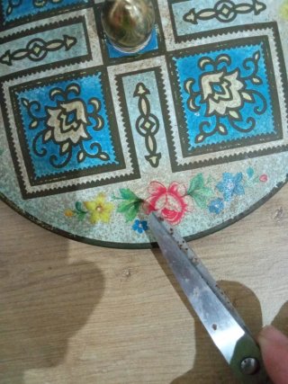 Lata antigua decorada Belga //
