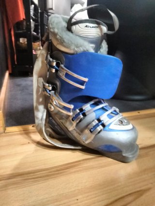 Esquís Dynastar. Botas Atomic,casco bunkerace,pant