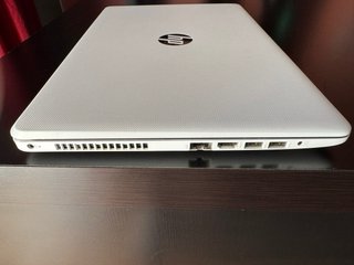 HP 15-BS004NK Celeron 256GB SSD 8GB RAM
