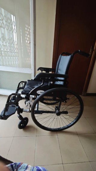 Silla de ruedas plegable IM by Total Care