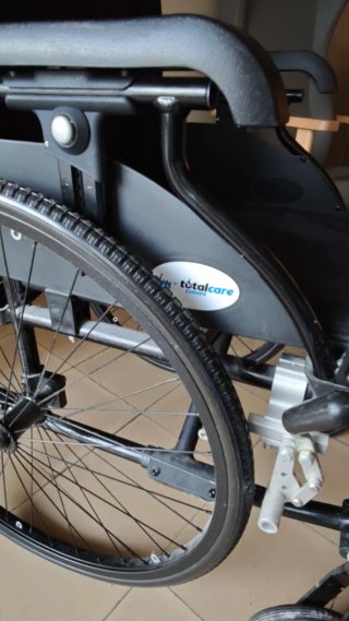 Silla de ruedas plegable IM by Total Care