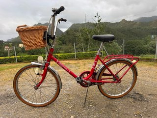 Bicicleta BH Clásica Roja con Cesta
