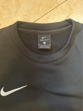 Sudadera Nike Dri-Fit Negra Deportiva
