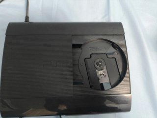 PS3 Super Slim 500GB + 2 Mandos y Cables