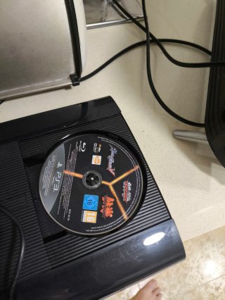 PS3 Super Slim 500GB + 2 Mandos y Cables