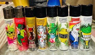 Lote 48 Clipper encendedores diferentes