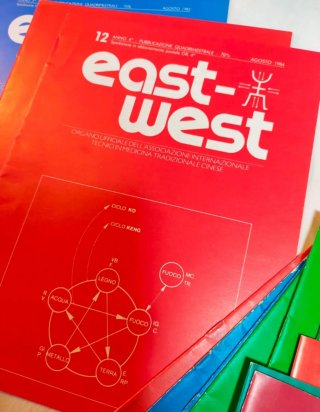 20 riviste East -West anni 80+ borsello