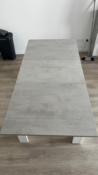 Mesa de comedor moderna piedra y madera