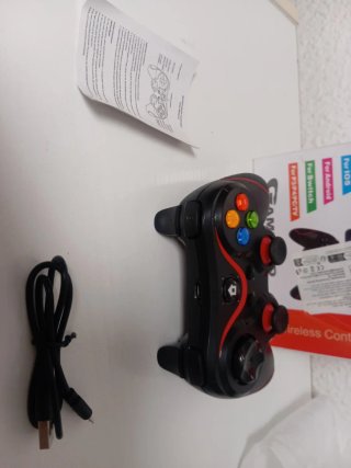 Mando Inalámbrico GAMEPAD V8 para Múltiples Dispos