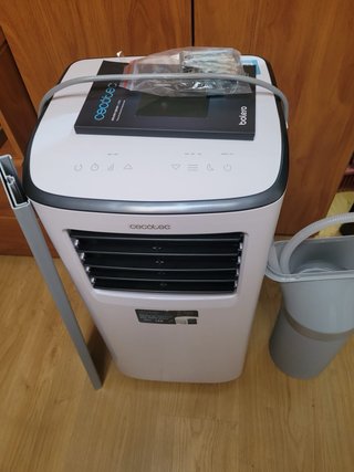 Cecotec Ventilador Portátil Blanco y Gris