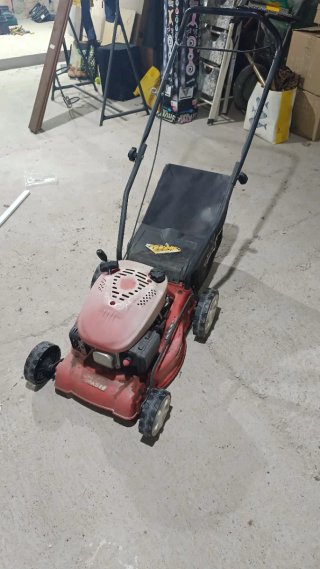 Cortacésped Rojo