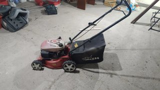 Cortacésped Rojo