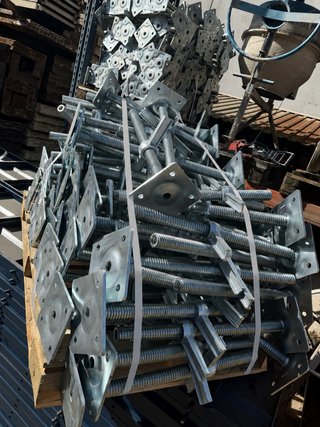 Husillo regulable hasta 70cm para nivelar andamio